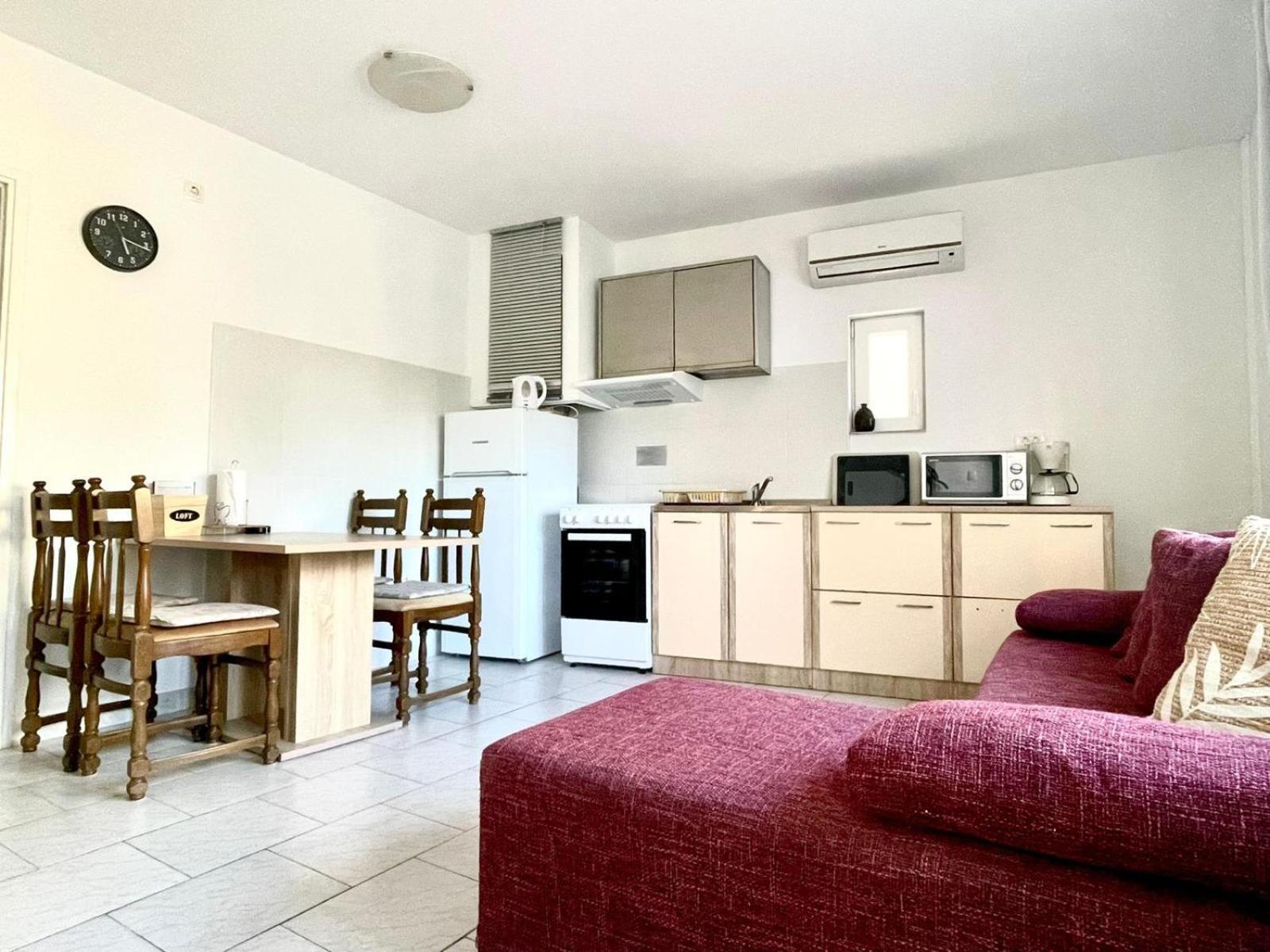 Apartmani Mauro Sa Terasom 茨里克韦尼察 外观 照片