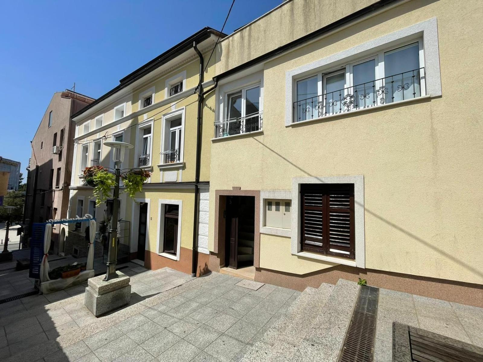 Apartmani Mauro Sa Terasom 茨里克韦尼察 外观 照片